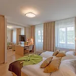 La Pura Womens Health 4*