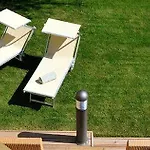 La Pura Womens Health 4*