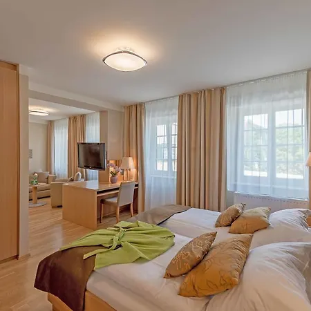 La Pura Womens Health 4*