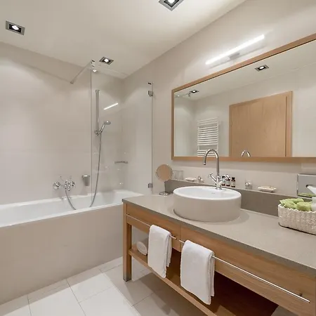 La Pura Womens Health 호텔