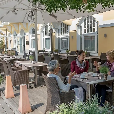 La Pura Womens Health 4* 가르스 암 캄프