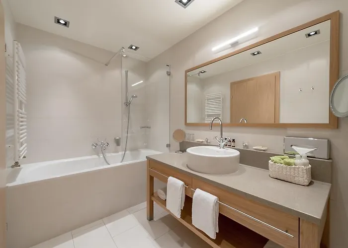 La Pura Womens Health Hotel